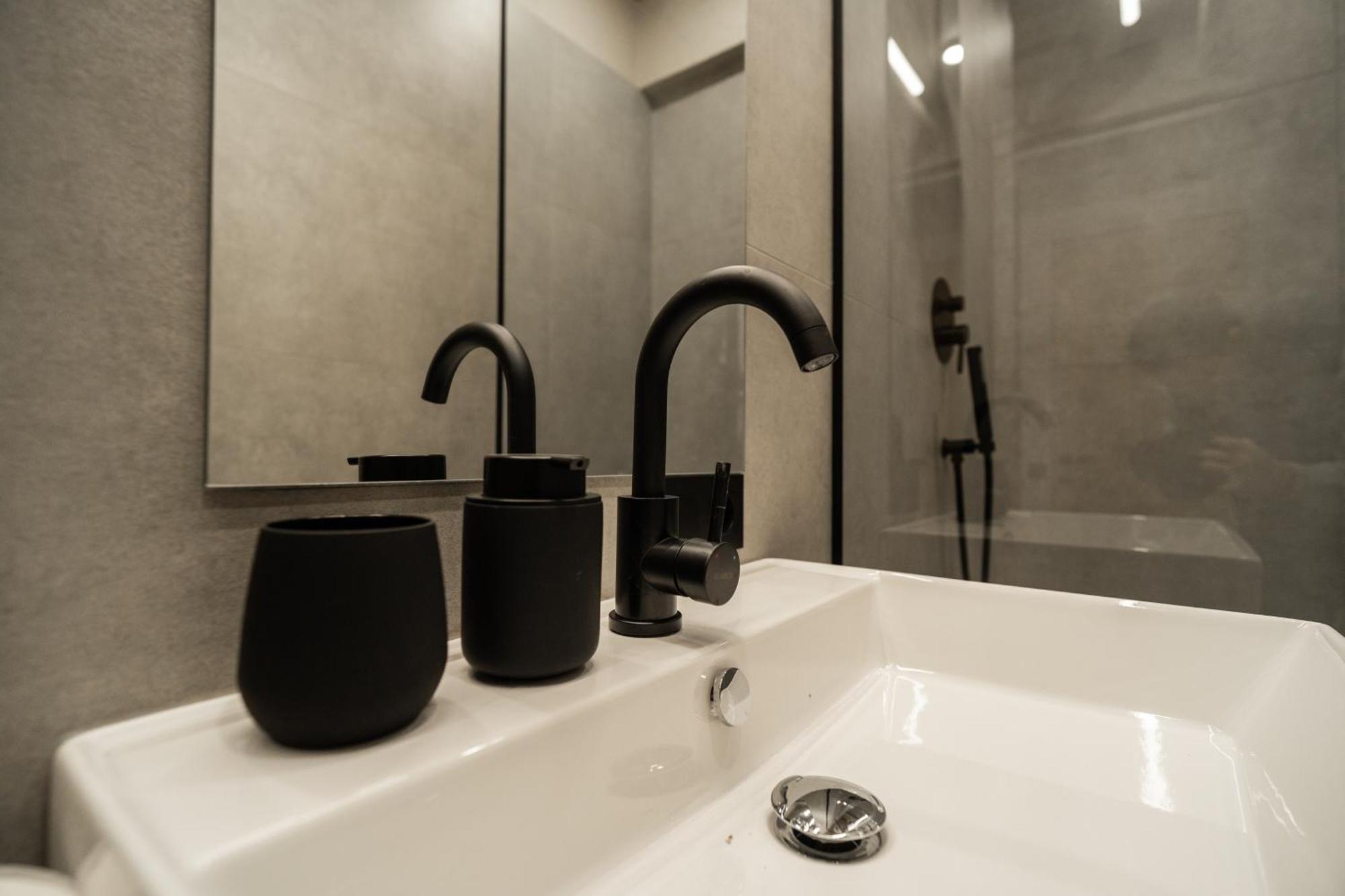 Hotel Miramar Smart Room Kovel' Exterior photo