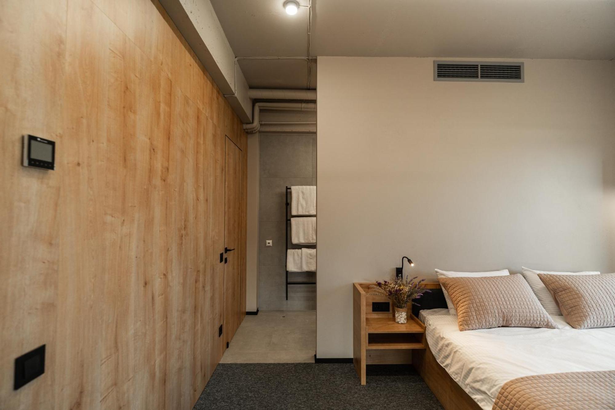 Hotel Miramar Smart Room Kovel' Exterior photo