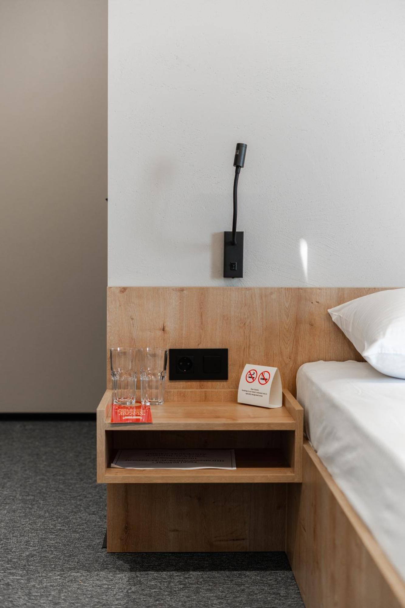 Hotel Miramar Smart Room Kovel' Exterior photo